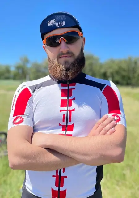 Я Денис, 23 років з Кривого Рогу, шукаю знайомства на одну ніч