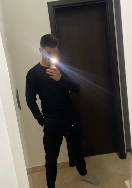 Marian из Бергем, мне 25, познакомлюсь на одну ночь