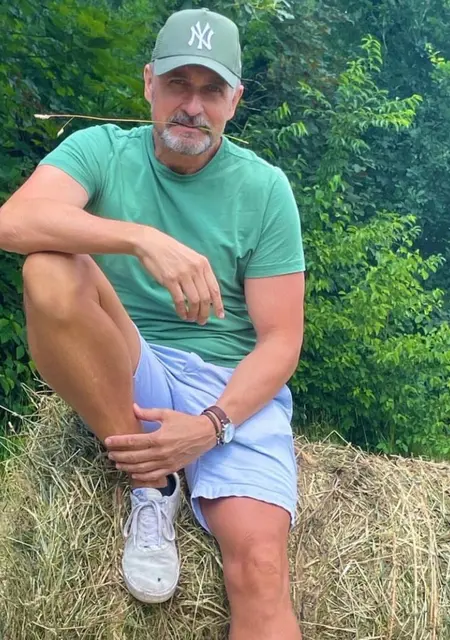 Я Peters, 72, из Амстердама, ищу знакомство для открытые отношения