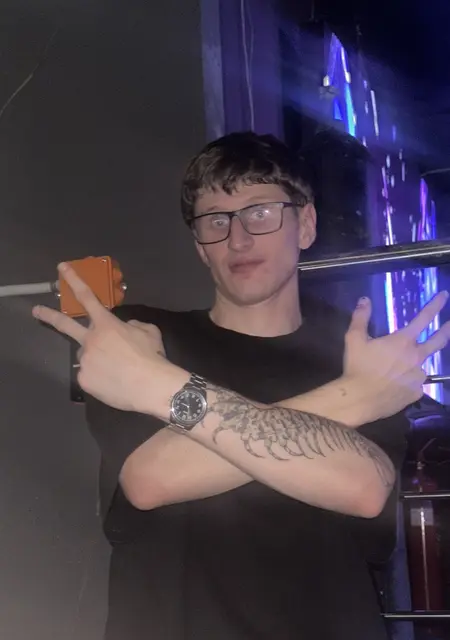 Я Александр, 20, знакомлюсь для общения в Астане