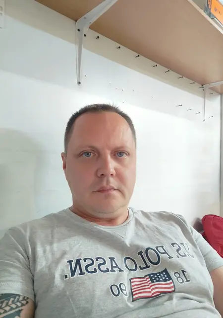 Виталя из Стокгольма, мне 42, познакомлюсь для дружбы