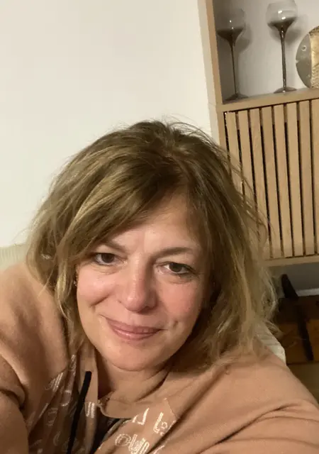 Lili из Страсбурга, ищу на сайте постоянные отношения