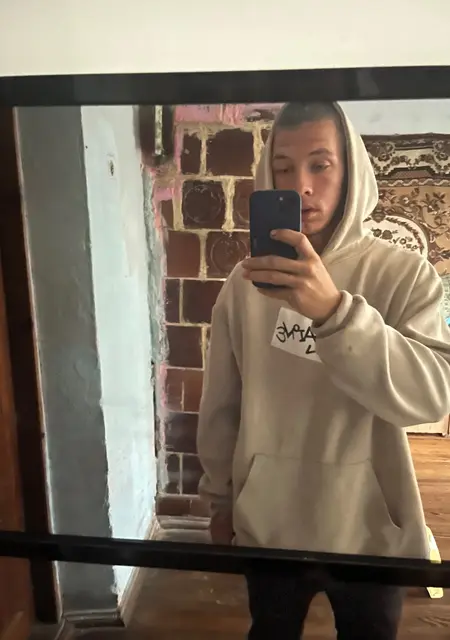 Я Вася, 20, знакомлюсь для вирта в Золочеве