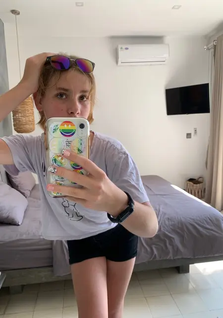 Michelle из Парижа, мне 19, познакомлюсь для общения