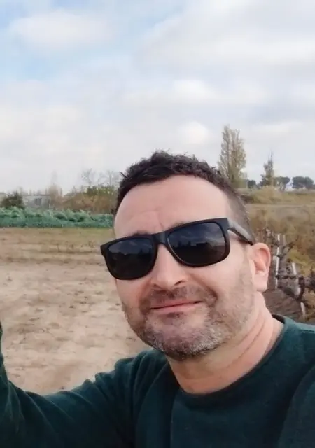 Soy Dani, 43 años, conociéndome para relación sin ataduras en Madrid