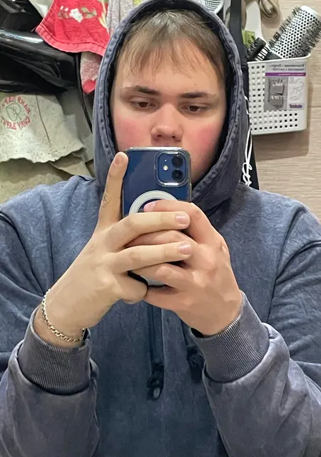 Я Глеб, 18, знакомлюсь на одну ночь в Минске