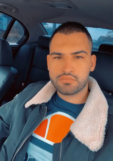 Я Alessandro, 25, знакомлюсь без обязательств в Фарнборо