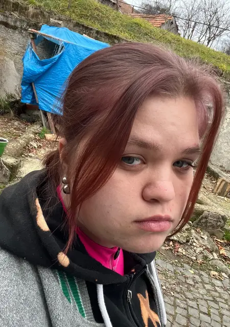 Я Виолета, 19 років з Мукачево, шукаю знайомство для дружбы