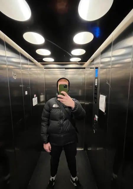 Я Назар, 19 років з Запоріжжя, шукаю знайомство для приємного проведення часу