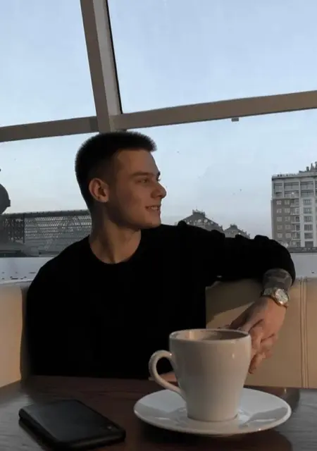 Артур из Черновцов, мне 24, познакомлюсь на одну ночь