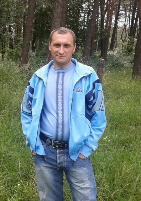 Леша из Харькова, мне 54, познакомлюсь на одну ночь