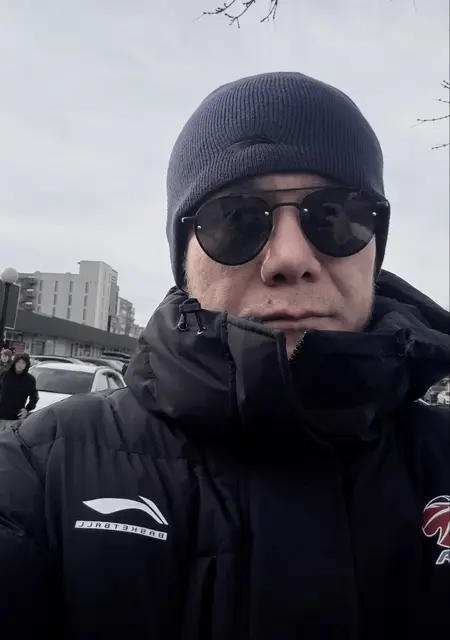 Жека из Бишкека, мне 38, познакомлюсь на одну ночь