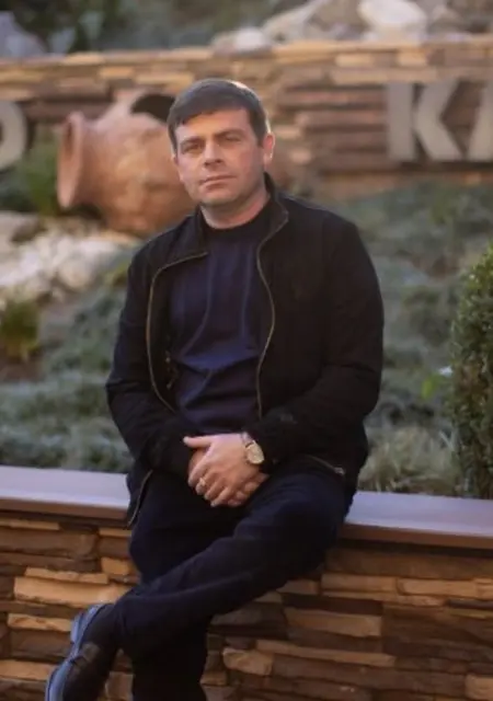 Я Вячеслав, 41, знакомлюсь для приятного времяпровождения в Ереване