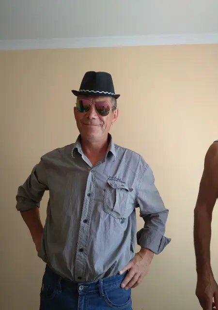 Александр из Минска, мне 60, познакомлюсь без обязательств