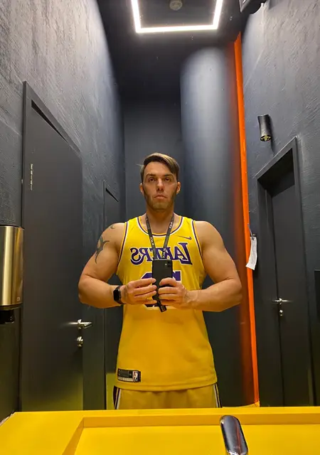 Vitalii из Пхукета, мне 39, познакомлюсь без обязательств