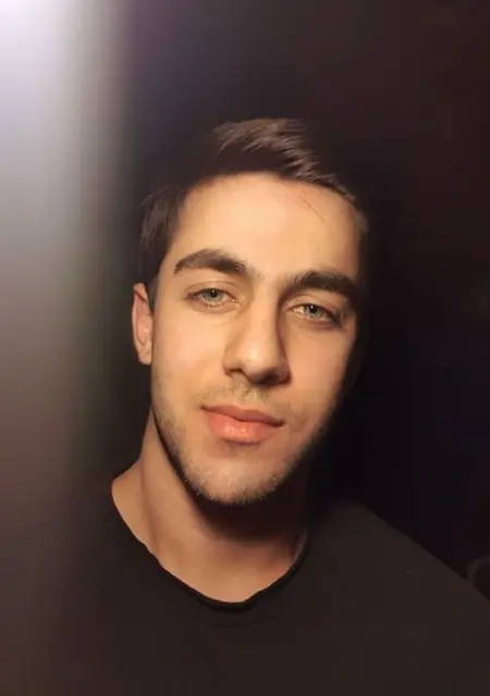 Mikael из Варшавы, мне 20, познакомлюсь