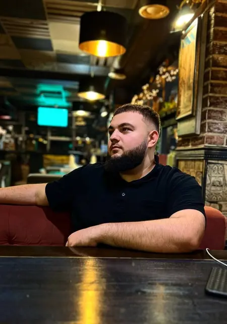 Павел из Кишинёва, мне 23, познакомлюсь на одну ночь