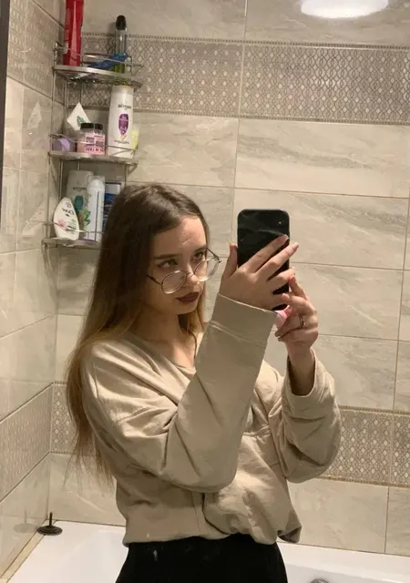 Виктория из Киева, мне 21, познакомлюсь для вирта