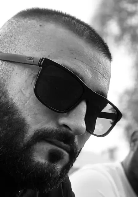 Sezer из Версаль, мне 36, познакомлюсь для дружбы