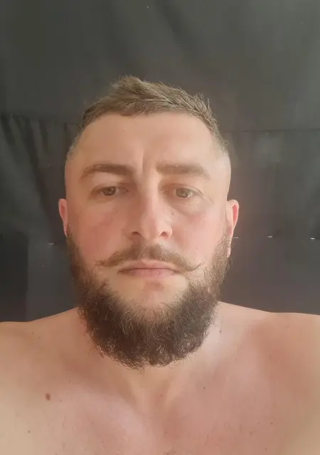 Я Віталій, 36 років, знайомлюсь для спілкування у Києві