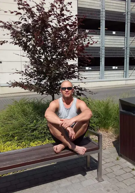 Я Влад, 48, из Стрыя, ищу знакомства без обязательств