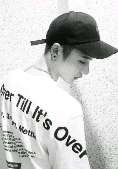 Я Антон, 27, из Могилёва, ищу знакомства без обязательств