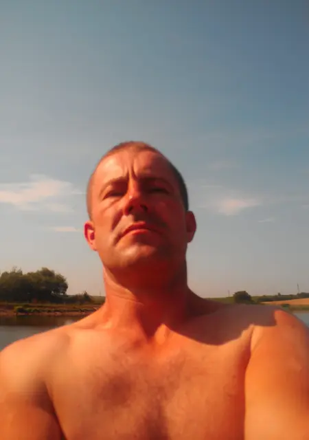 Вася з Гусятина, шукаю на сайті постійні стосунки