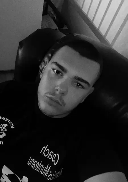 Razvan из Карей, ищу на сайте знакомства без обязательств