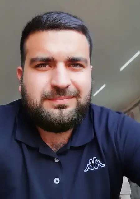 Артем из Еревана, ищу на сайте знакомства без обязательств