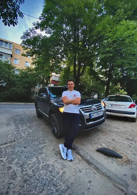 Я Юра, 24, из Самбора, ищу знакомства на одну ночь