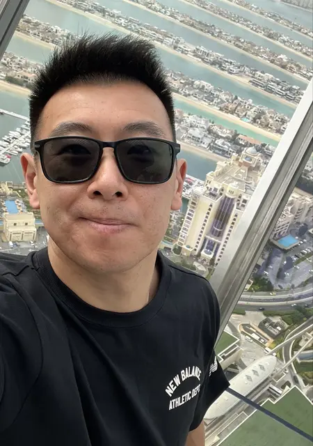 Я Konstantin, 33, знакомлюсь на одну ночь в Дубае