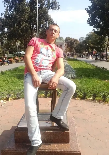 Я Роман, 39 років, знайомлюсь без зобов'язань у Житомире