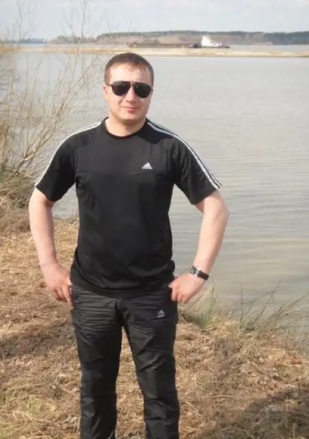 Я Антон, 44, из Черкасс, ищу знакомства без обязательств