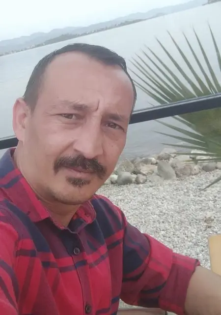 Я Koraycan, 41, знакомлюсь без обязательств в Измире