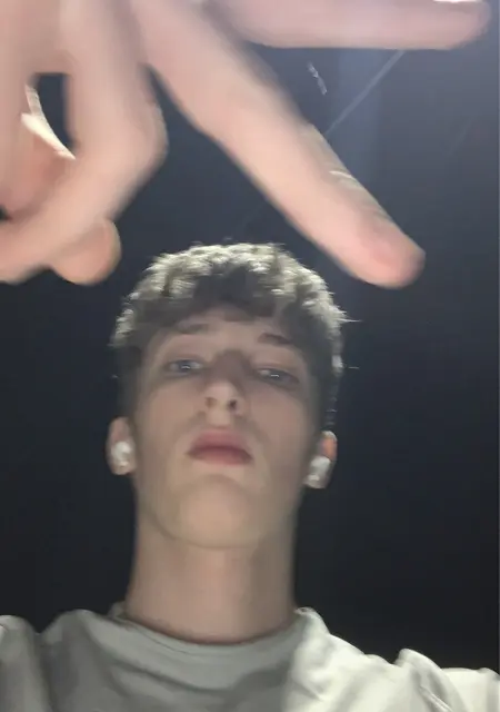 Vladislav из Варшавы, мне 18, познакомлюсь для постоянных отношений