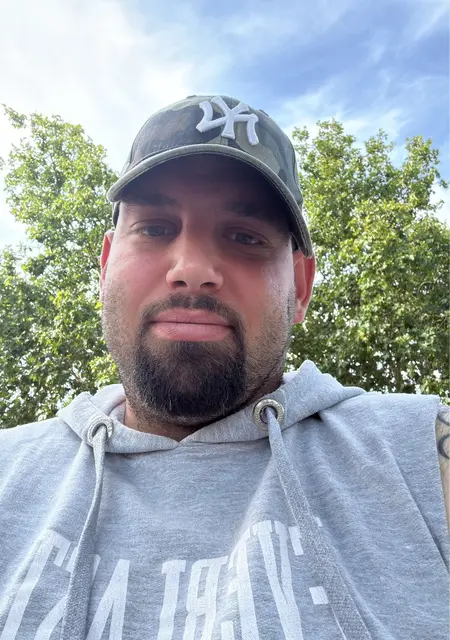 Jorge de Madrid, tengo 33 años, listo para conocer para relación sin ataduras