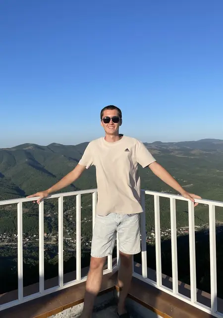 Я Дима, 25, знакомлюсь для приятного времяпровождения в Риге