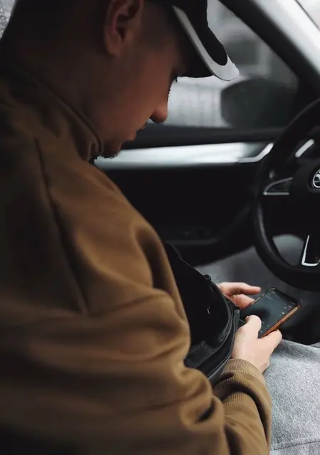 Артём из Луганска, мне 29, познакомлюсь для общения