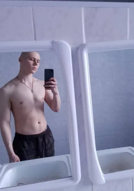 Я Иван, 21, из Варшавы, ищу знакомство для совместных путешествий