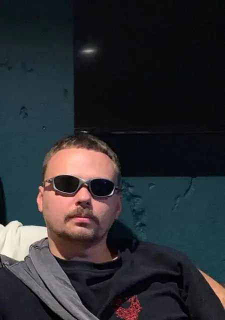 Я Влад, 29, знакомлюсь без обязательств в Староконстантинове