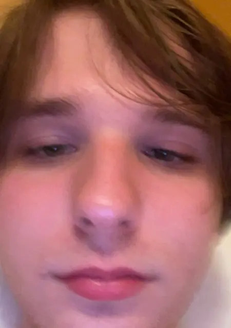 Я Сева, 18, из Вены, ищу знакомство для постоянных отношений