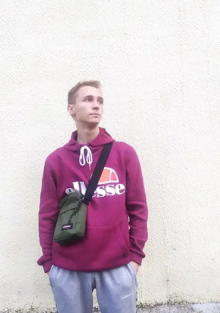 Я Иван, 23, из Витебска, ищу знакомства на одну ночь
