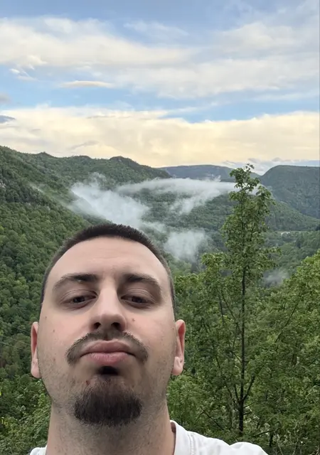 Gleb из Лилля, мне 23, познакомлюсь на одну ночь