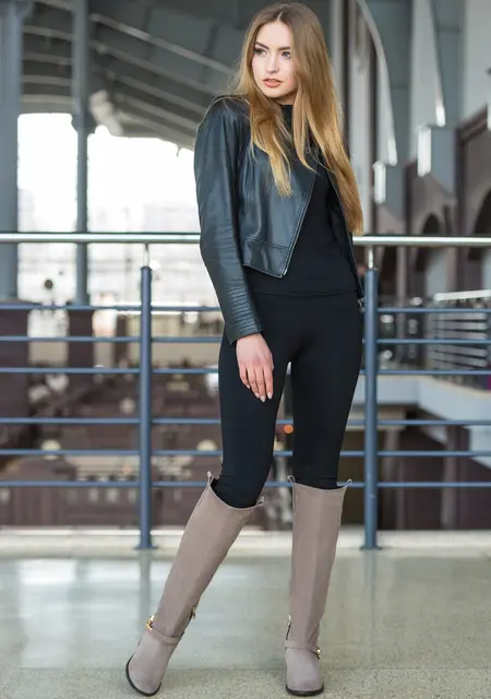 Я Алина, 19 років з Сміла, шукаю знайомства на одну ніч