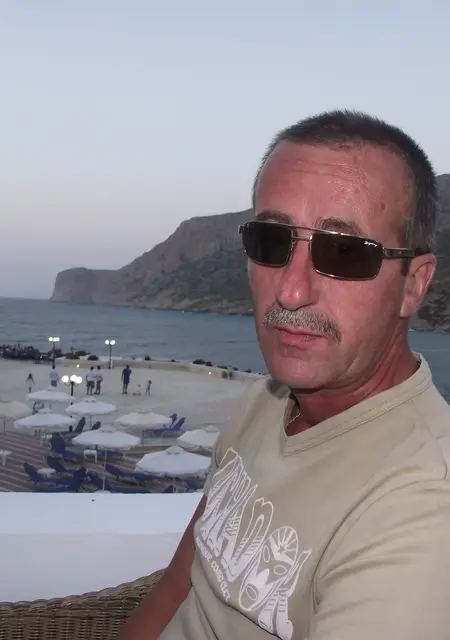 Я Петро, 60, из Калуша, ищу знакомство для приятного времяпровождения