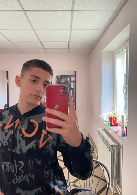 Я Danil, 21, из Самбора, ищу знакомства без обязательств