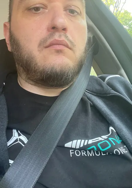 Я Андрей, 40 років з Львова, шукаю знайомства без зобов'язань