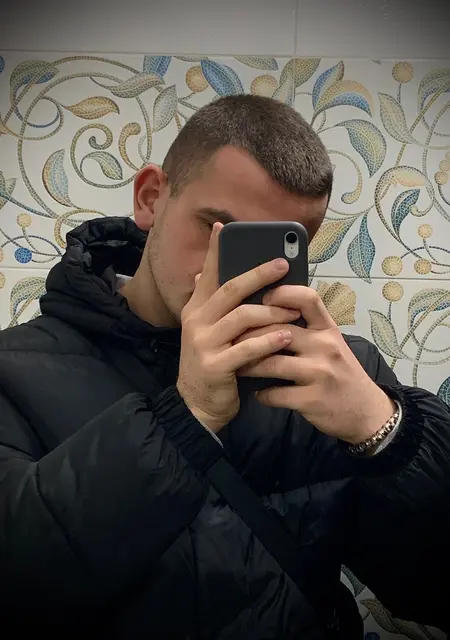 Я Максим, 20 років з Рівного, шукаю знайомство для дружби