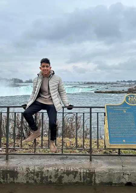 Juan Pablo из Монтеррея, мне 20, познакомлюсь на одну ночь