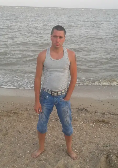 Я Денис, 40 років з Горлівки, шукаю знайомство для спілкування